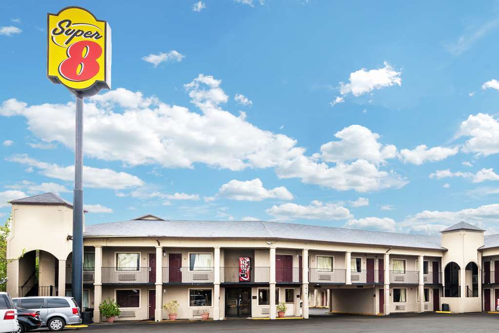 Super 8 By Wyndham San Antonio Pearl District Downtown Motel Exterior photo